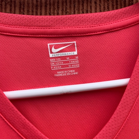 🎉HOST PICK!🎉NlKE💕performance pink and white v-neck t-shirt with mesh sides - Picture 7 of 9